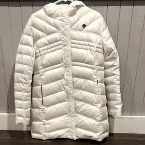 ❄️💟Descente Hooded Down White Parka Women’s size 14 Gently used, so cute!
